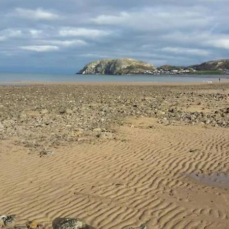 Orme View Dog Friendly Apartment Llandudno Exterior photo