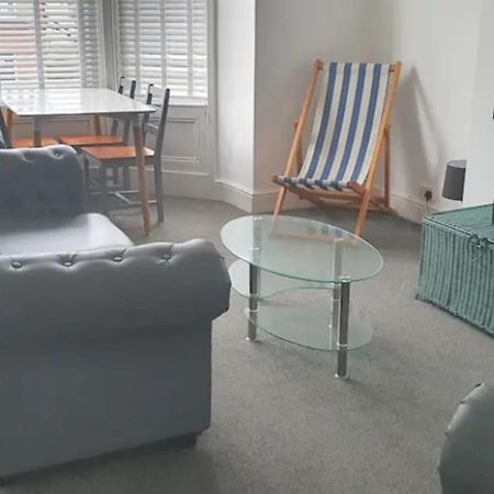 Orme View Dog Friendly Apartment Llandudno Exterior photo