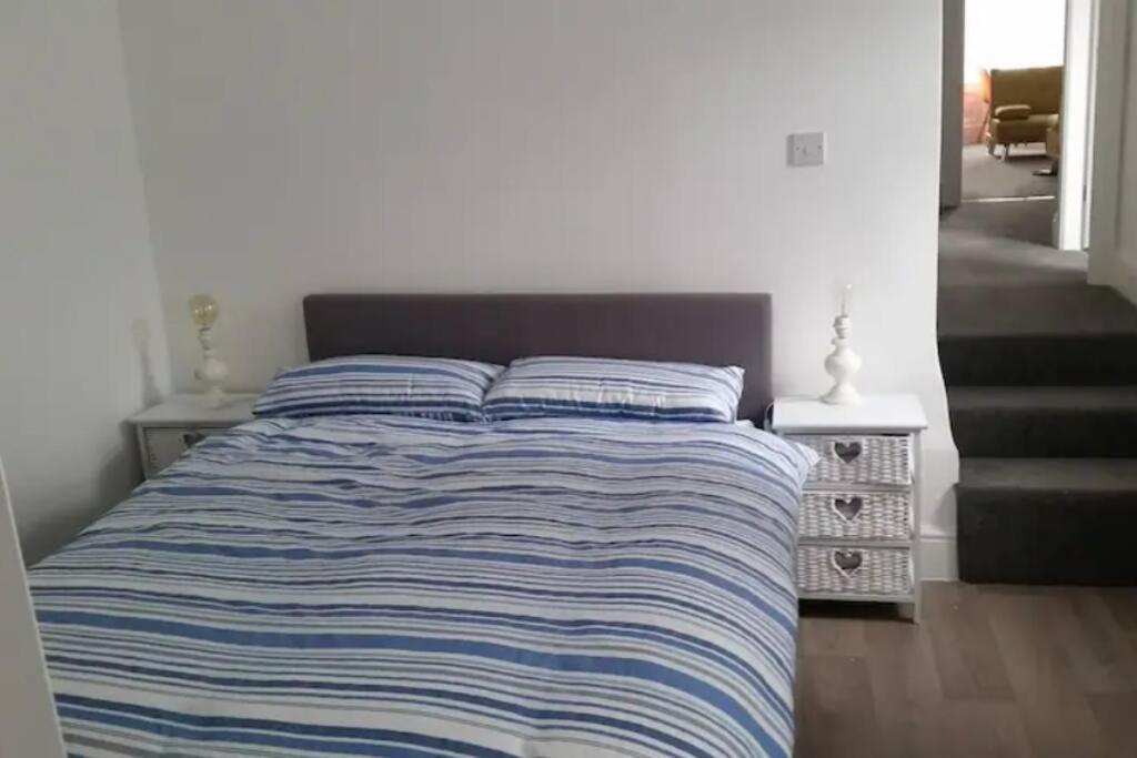 Orme View Dog Friendly Apartment Llandudno Exterior photo